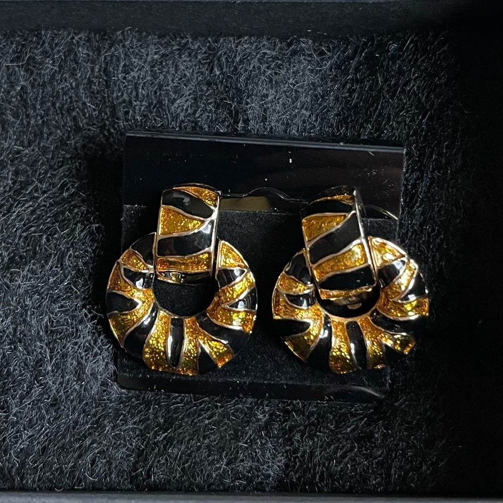 Vintage Gold and Black Leopard Print Clip‎ On Earing - Picture 3 of 8
